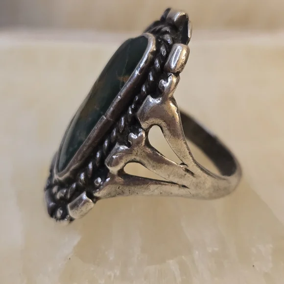Vintage Green Turquoise Native American Silver Sterling Ring Size 6.5 - Picture 5 of 10